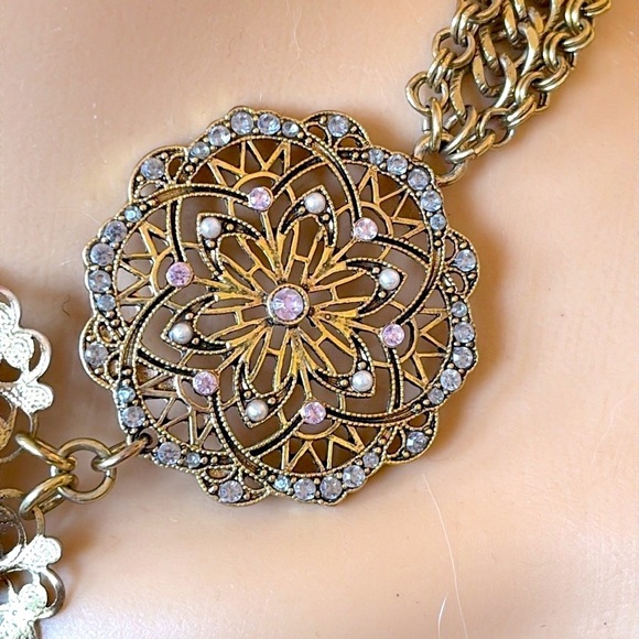 Vintage Antique Gold Tone Multi Strand Flower Necklace Rhinestone Medallion - Picture 3 of 11